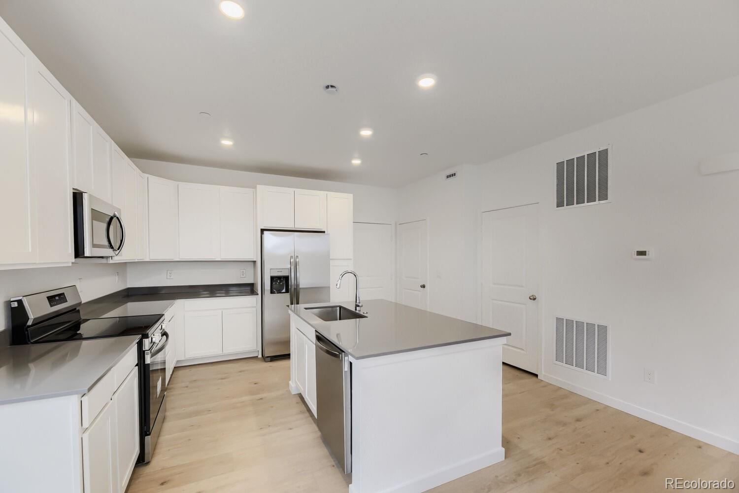 7613 S Mobile Way Centennial CO 80016