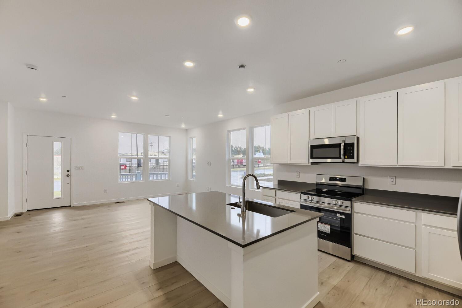 7613 S Mobile Way Centennial CO 80016