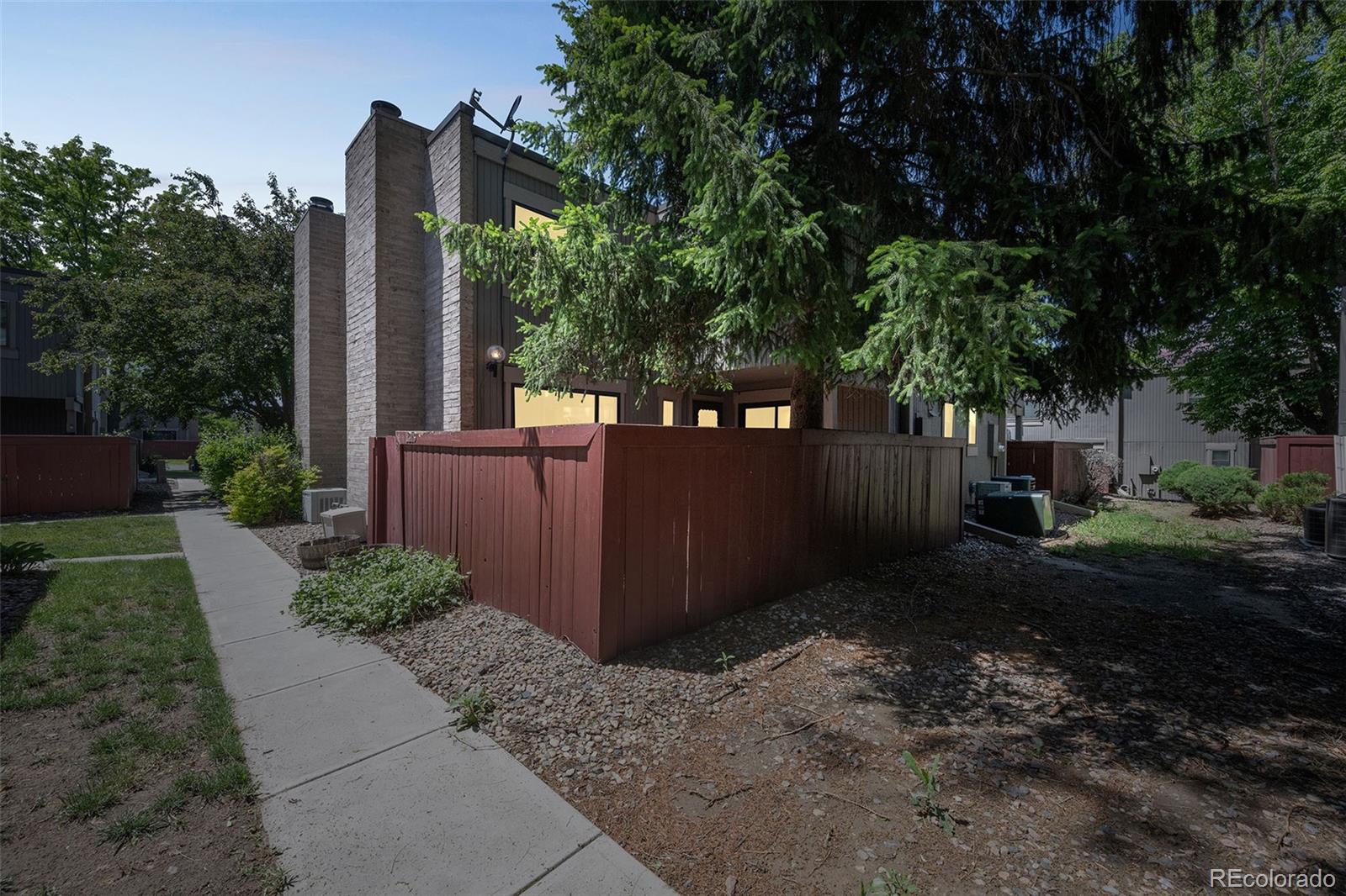 1219 S Yosemite Way Denver CO 80247