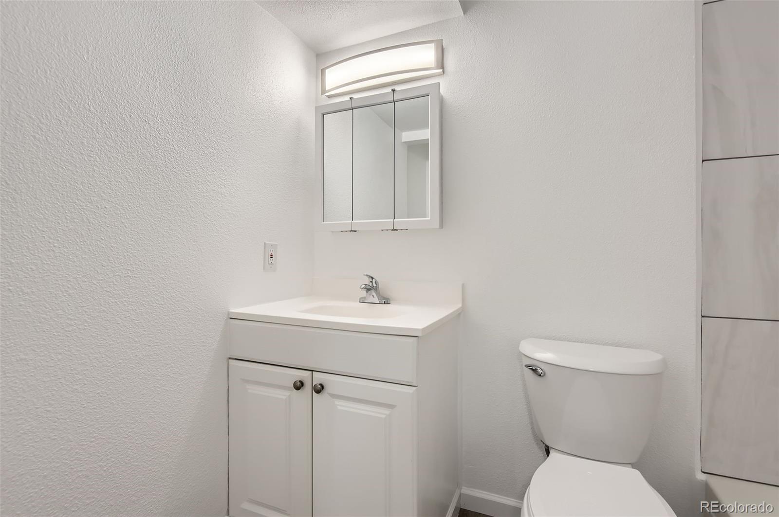 932 S Dearborn Aurora CO 80012