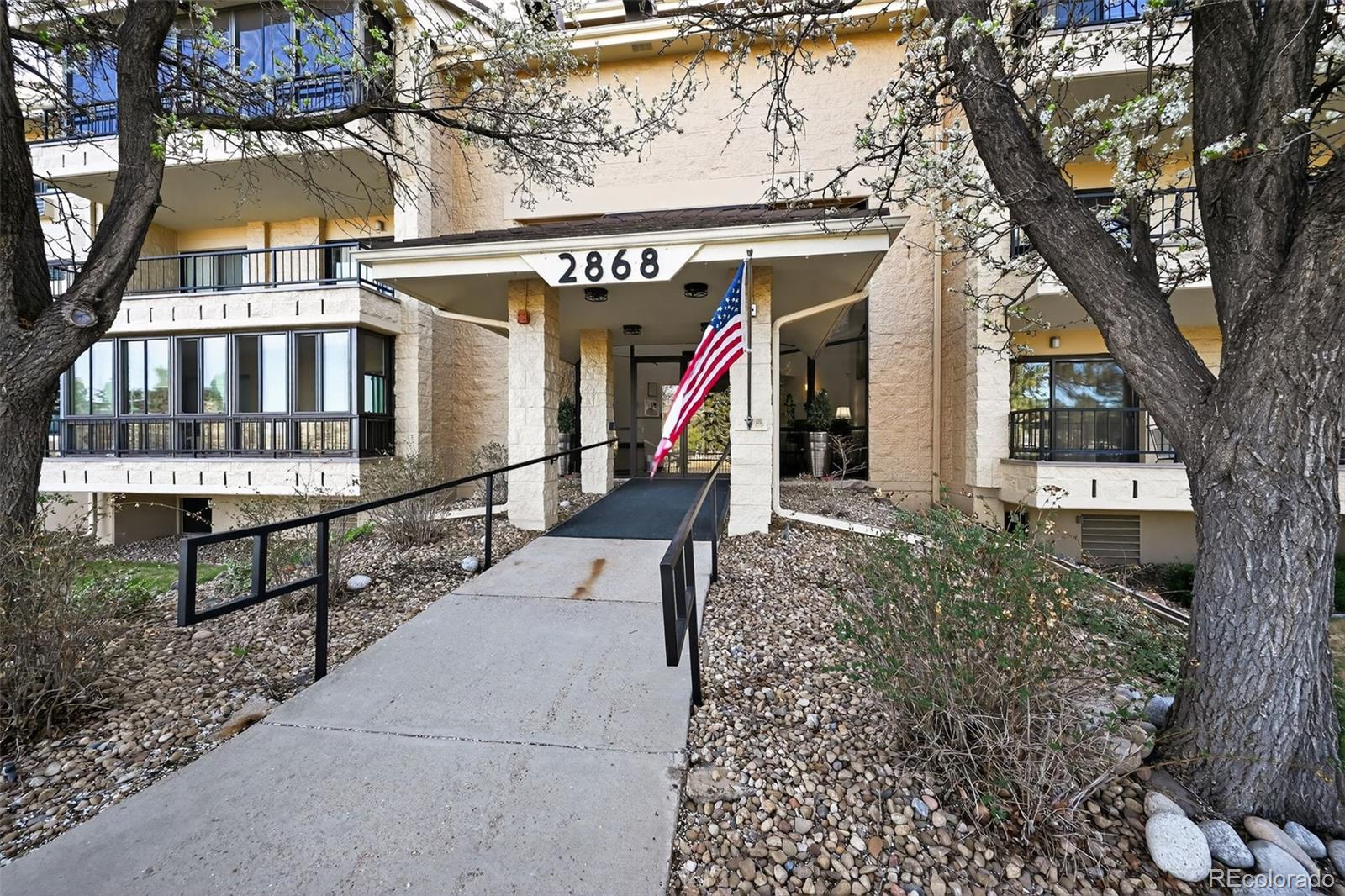 2868 S Heather Gardens Way Aurora CO 80014