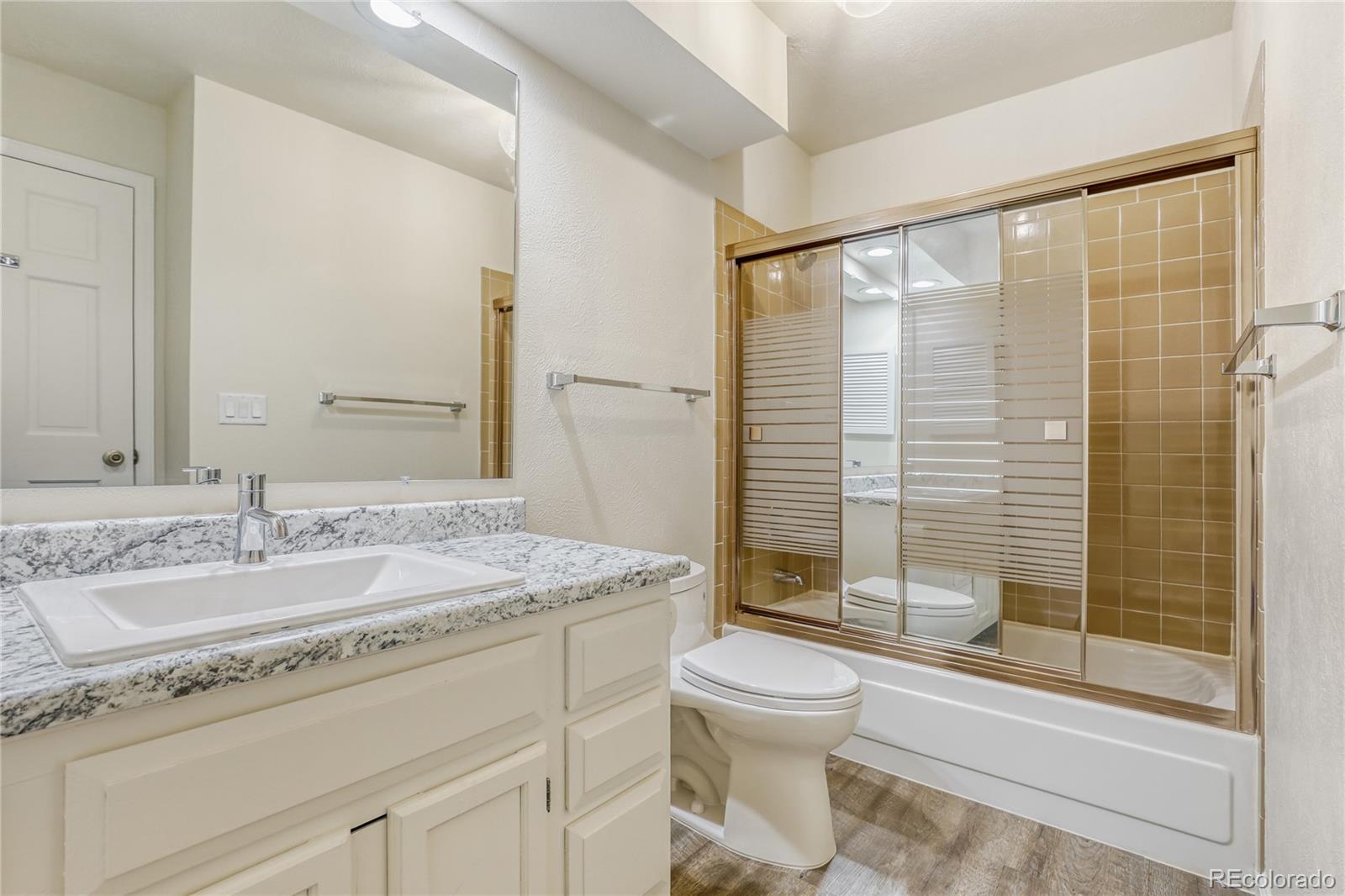 204 S Eagle Circle Aurora CO 80012