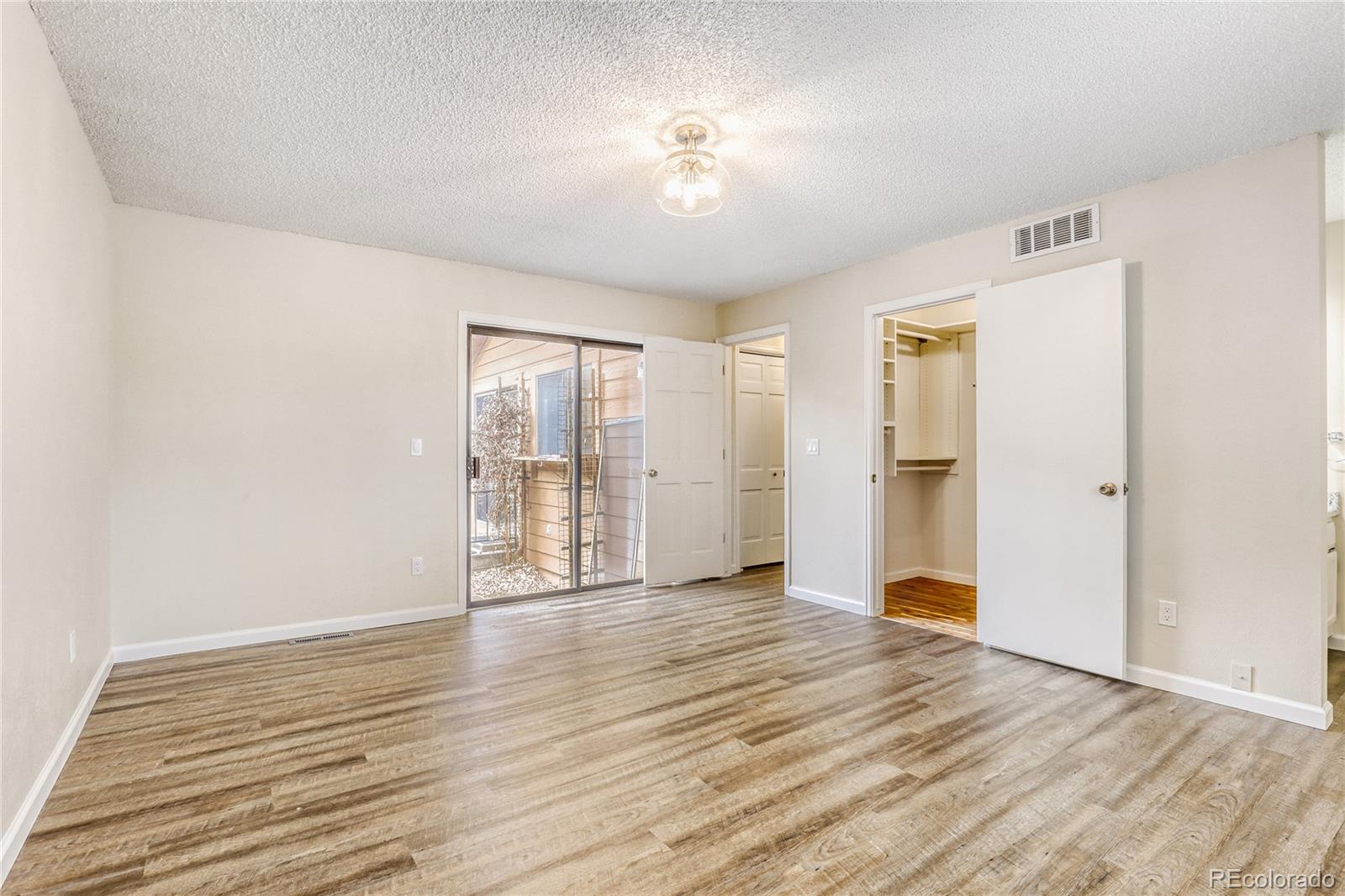 204 S Eagle Circle Aurora CO 80012