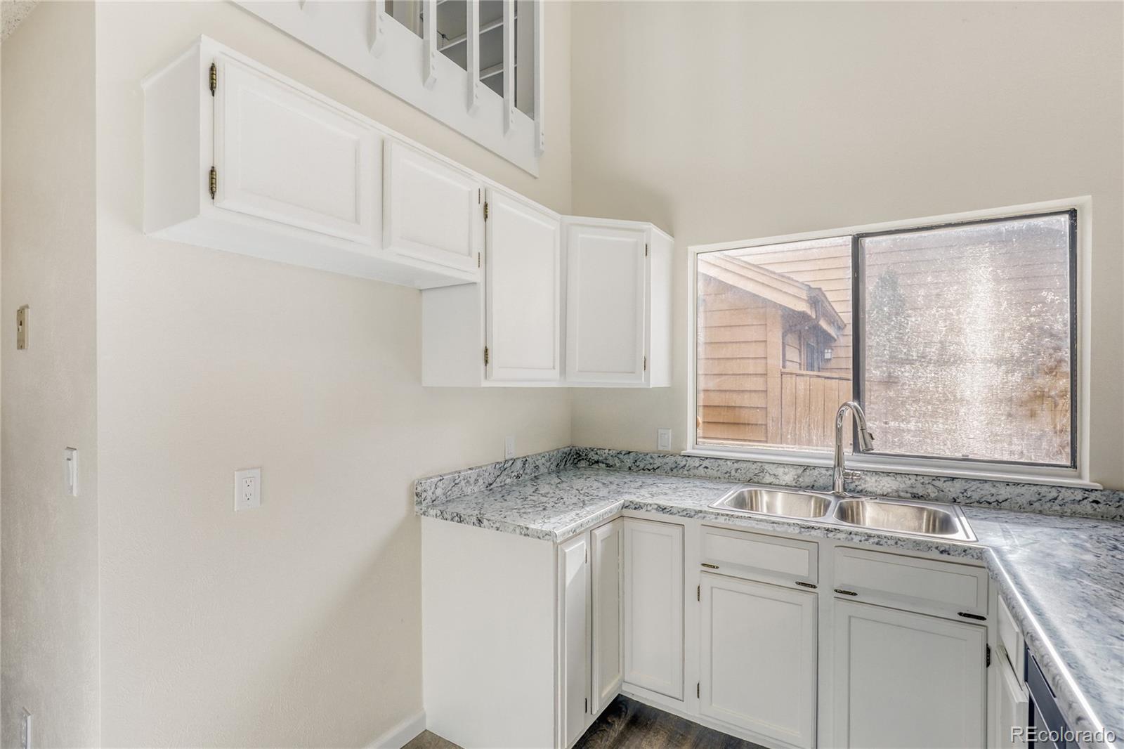 204 S Eagle Circle Aurora CO 80012