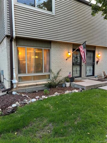 4349 W Ponds Circle Littleton CO 80123