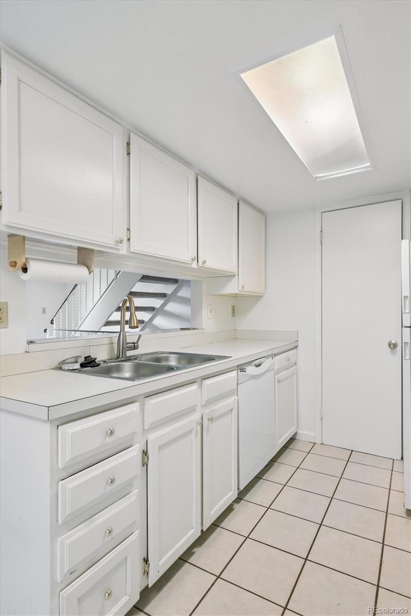 16 Amesbury Street Broomfield CO 80020