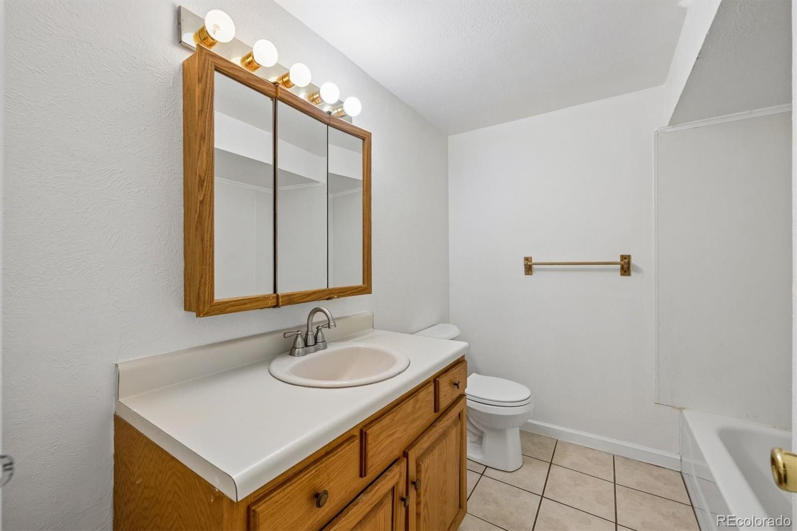 16 Amesbury Street Broomfield CO 80020