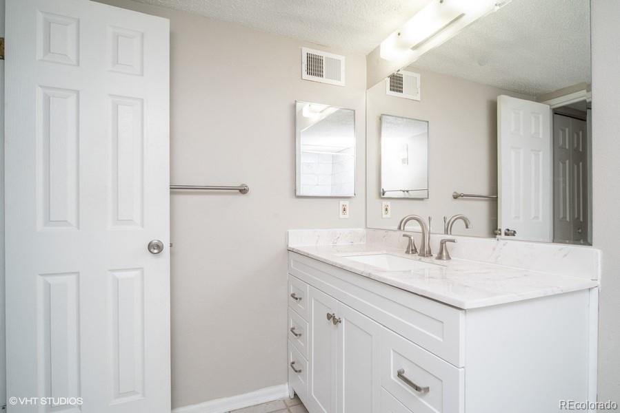 3275 S Ammons Street Lakewood CO 80227