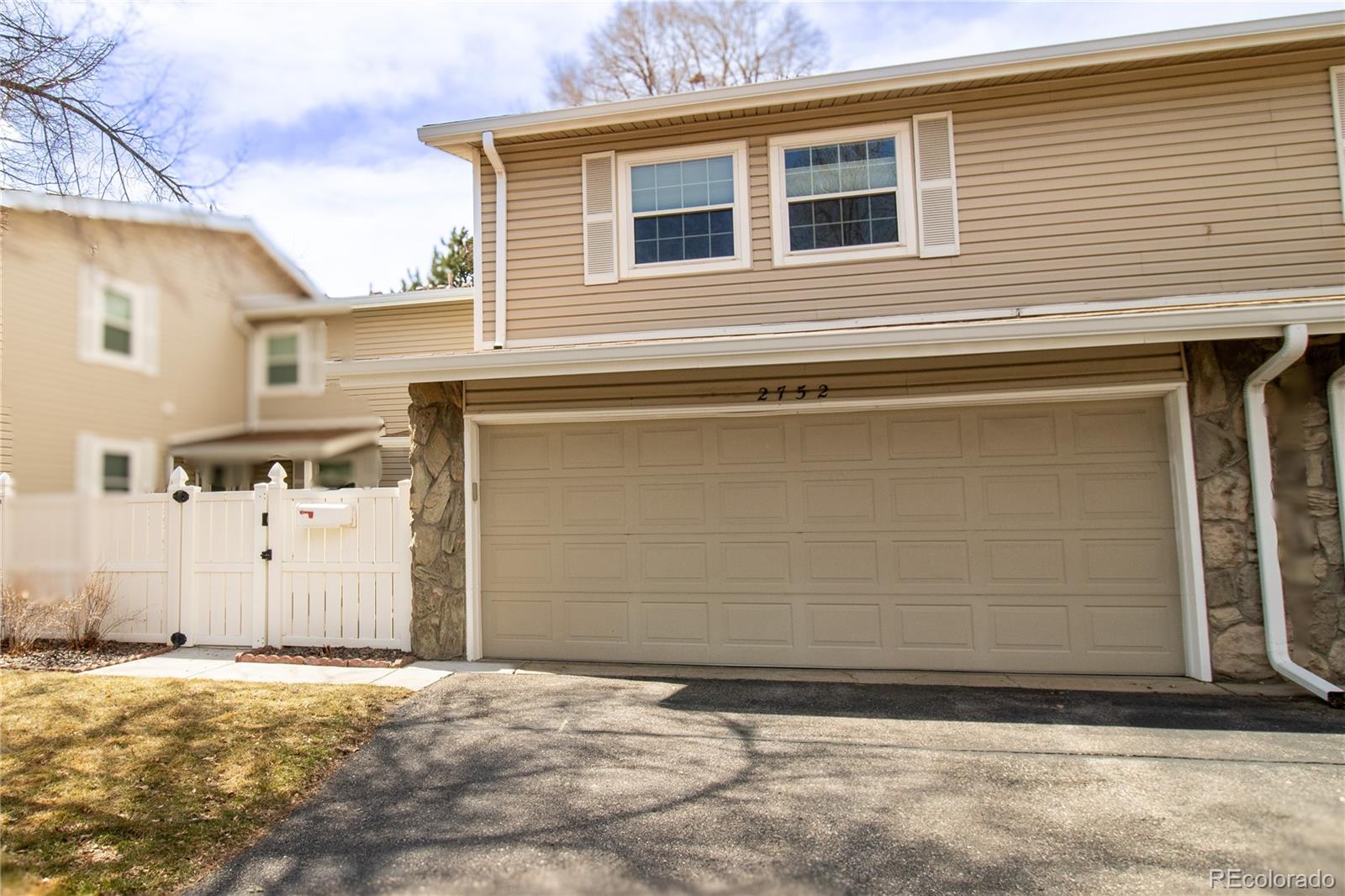 2752 S Heather Gardens Way Aurora CO 80014