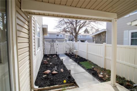 2752 S Heather Gardens Way Aurora CO 80014