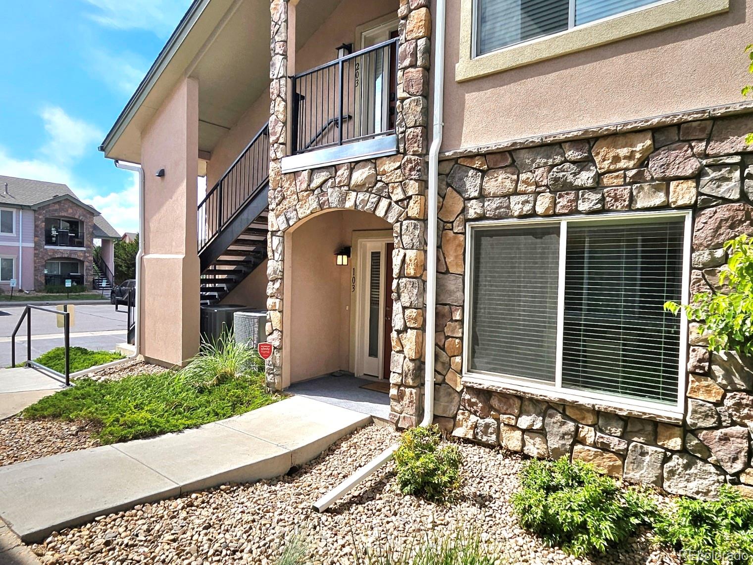 1614 Granby Way Aurora CO 80011