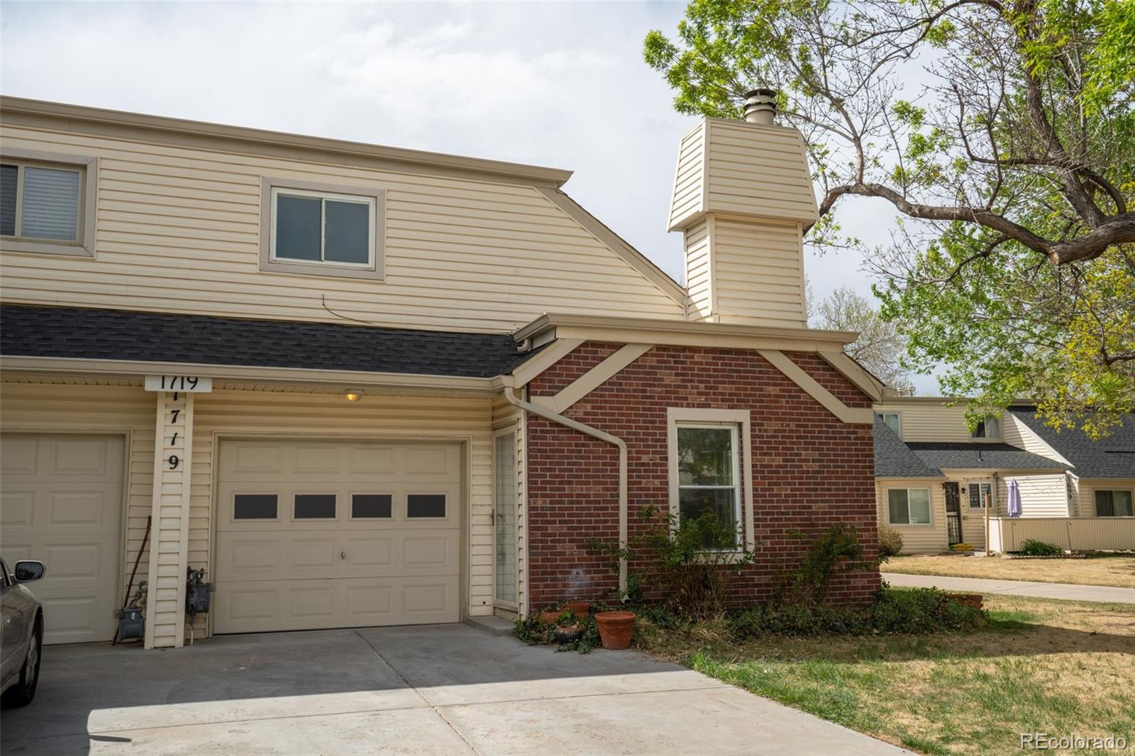 1719 S Lee Street Lakewood CO 80232