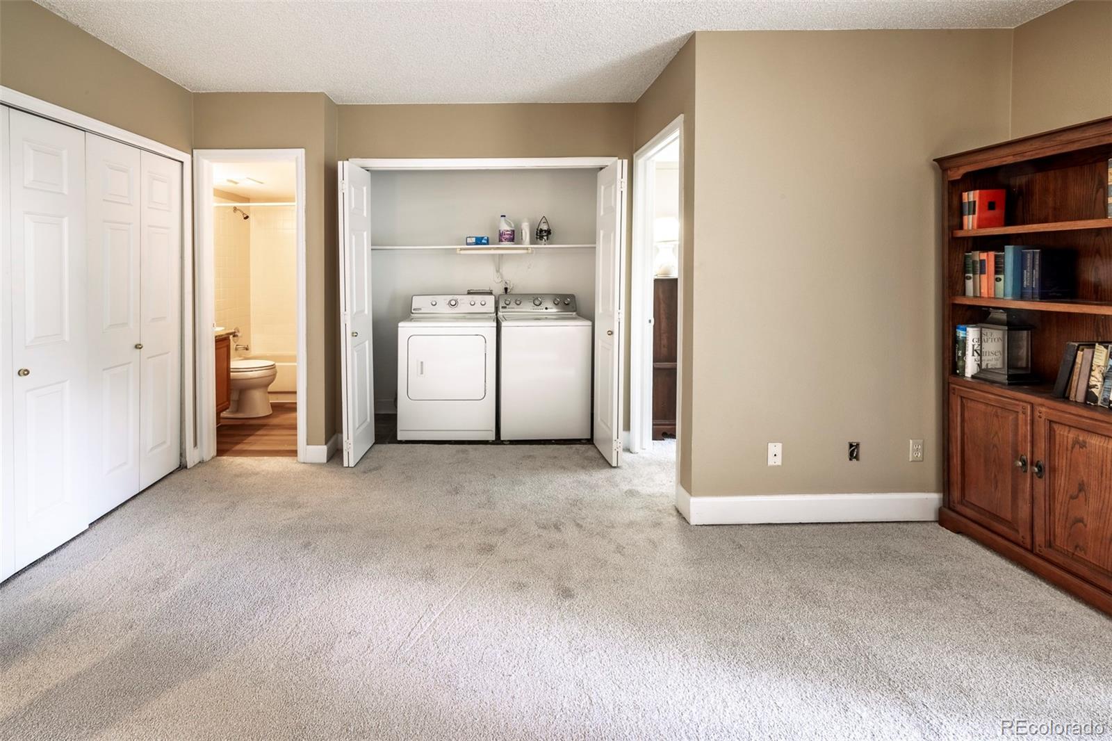 8227 S High Court Centennial CO 80122
