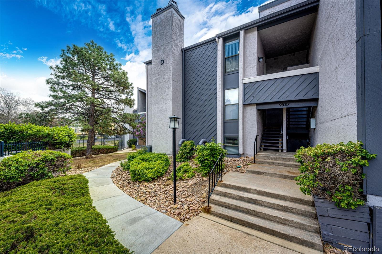 9837 E Peakview Avenue Englewood CO 80111