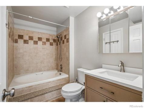 844 S Vance Street Lakewood CO 80226