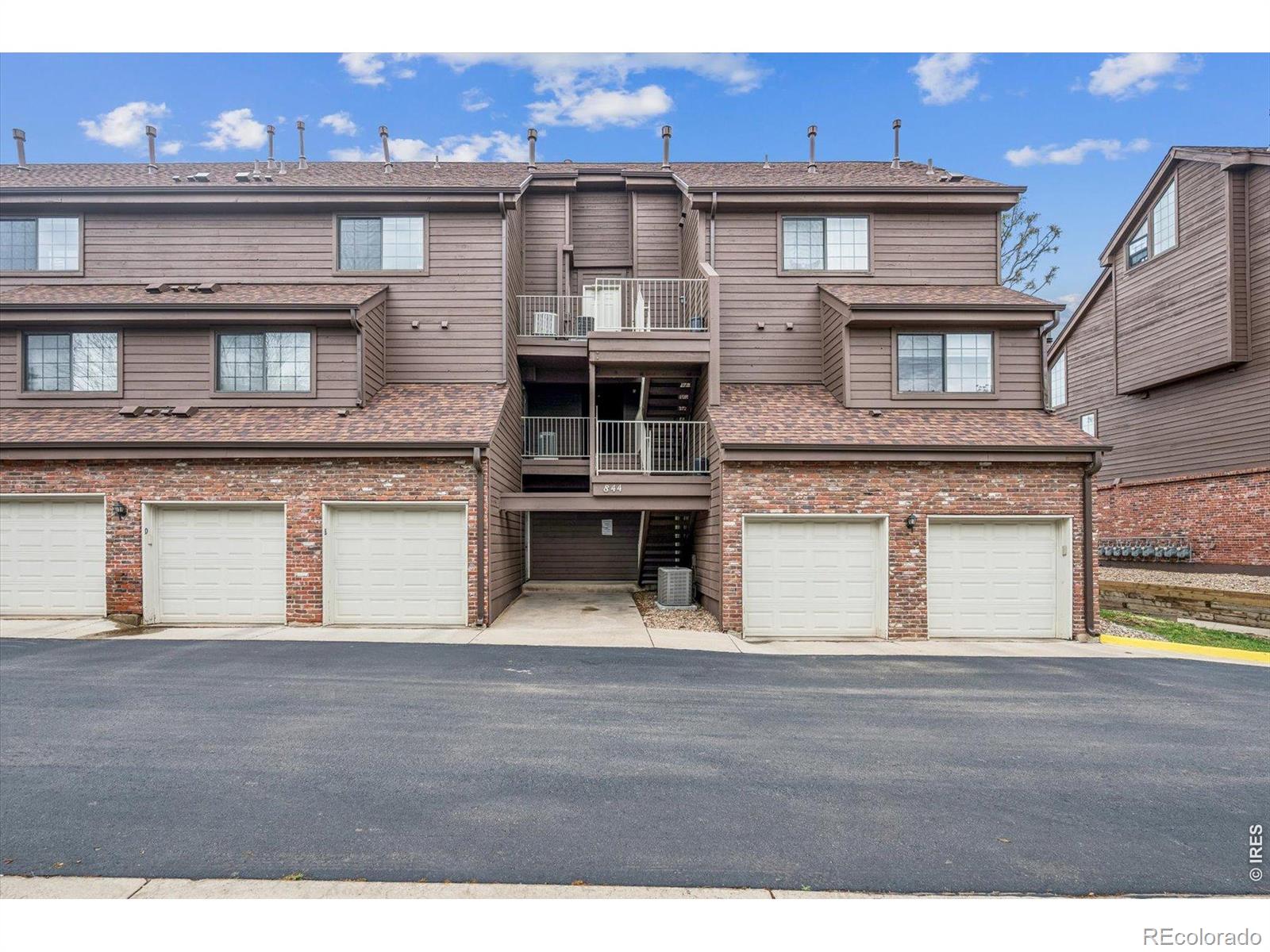 844 S Vance Street Lakewood CO 80226
