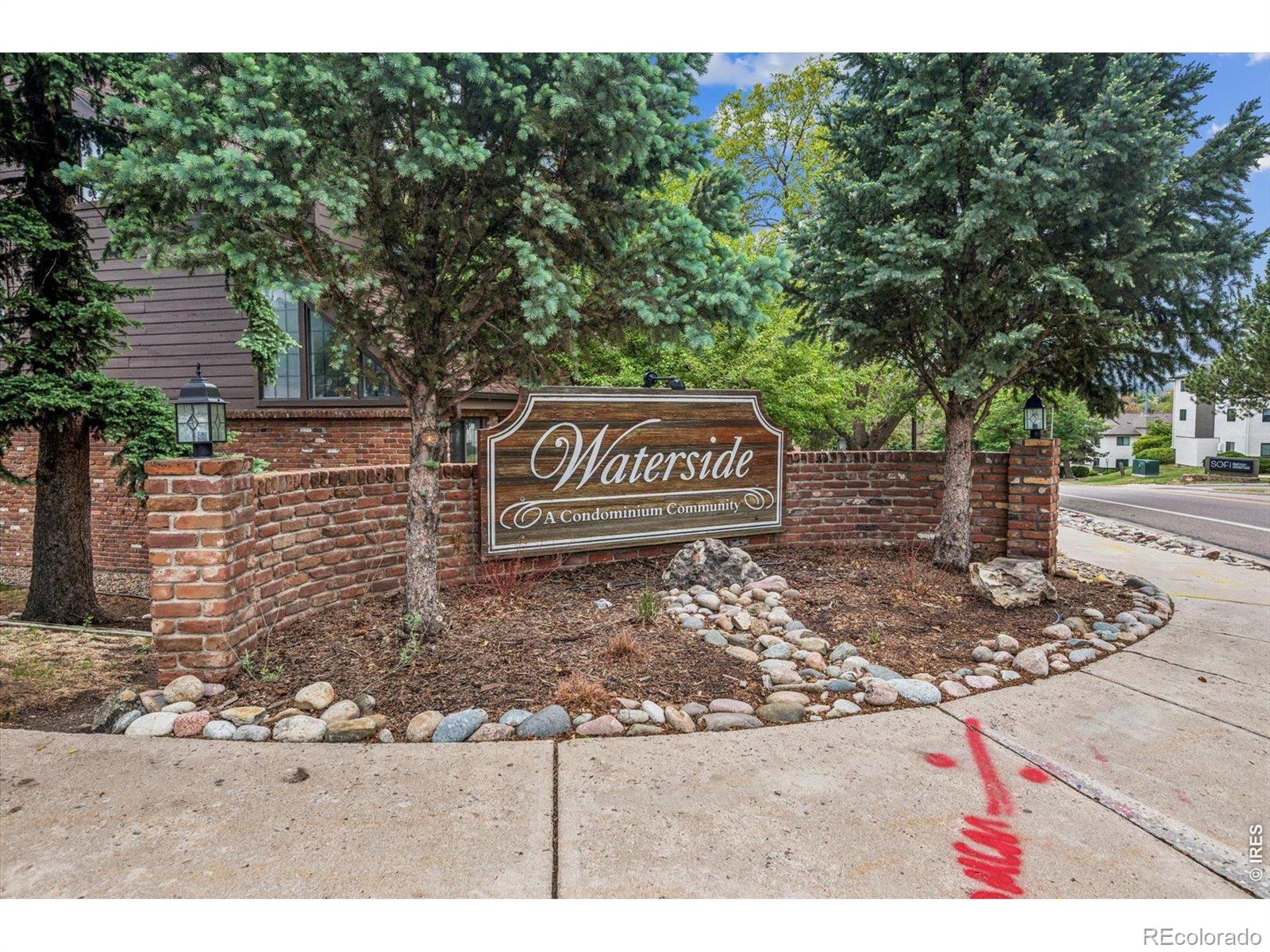 844 S Vance Street Lakewood CO 80226