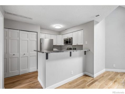 844 S Vance Street Lakewood CO 80226