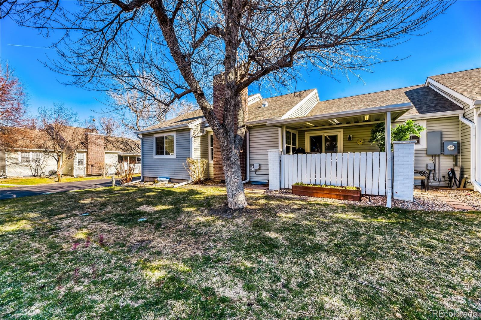2824 S Heather Gardens Way Aurora CO 80014