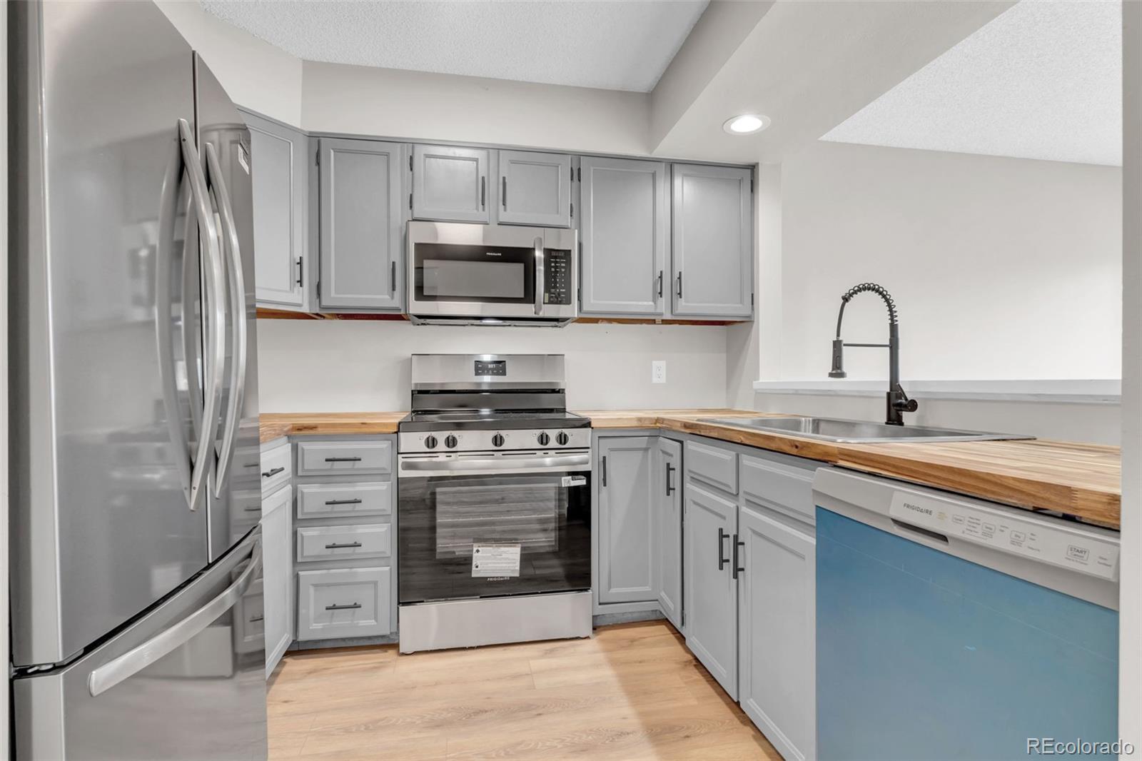 3718 S Espana Way Aurora CO 80013
