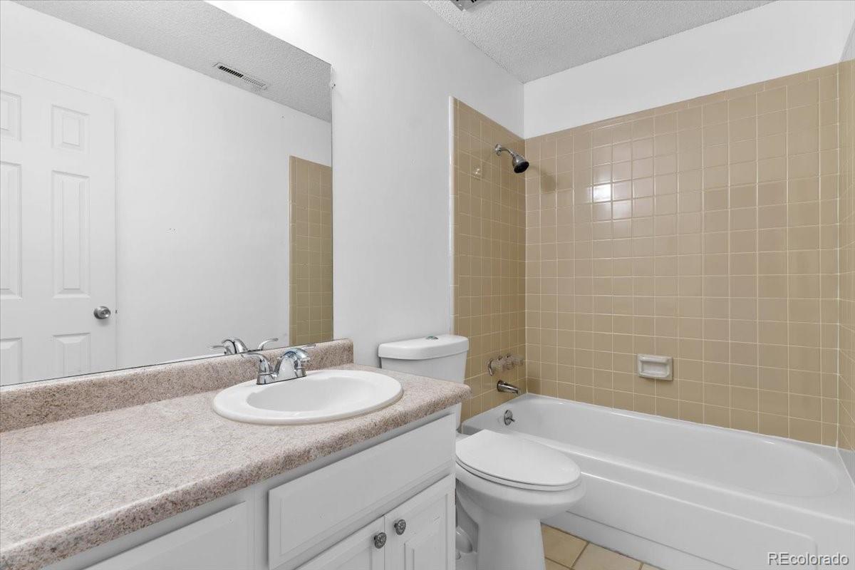 2301 E Fremont Avenue Centennial CO 80122