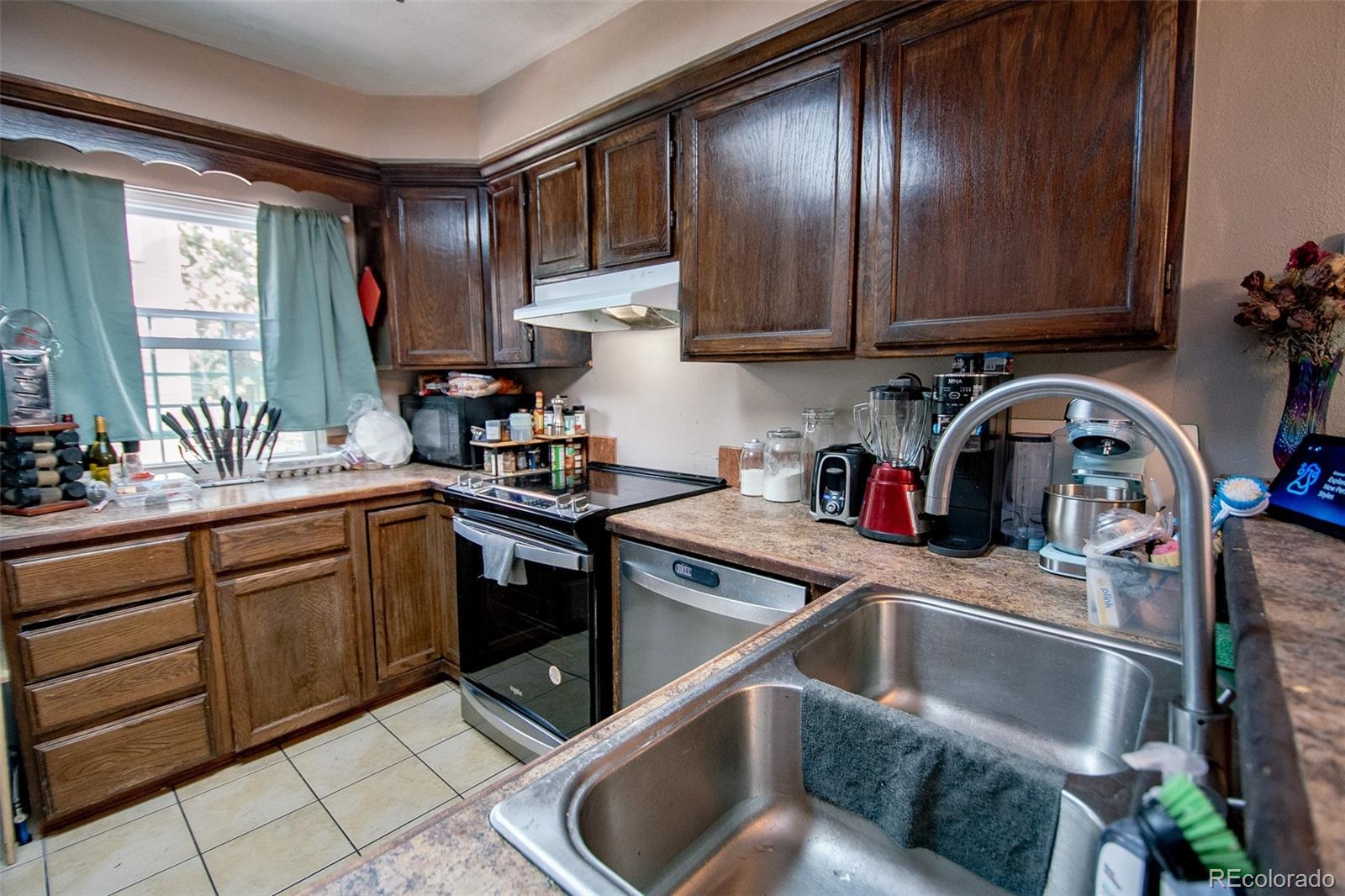 2061 S Helena Street Aurora CO 80013