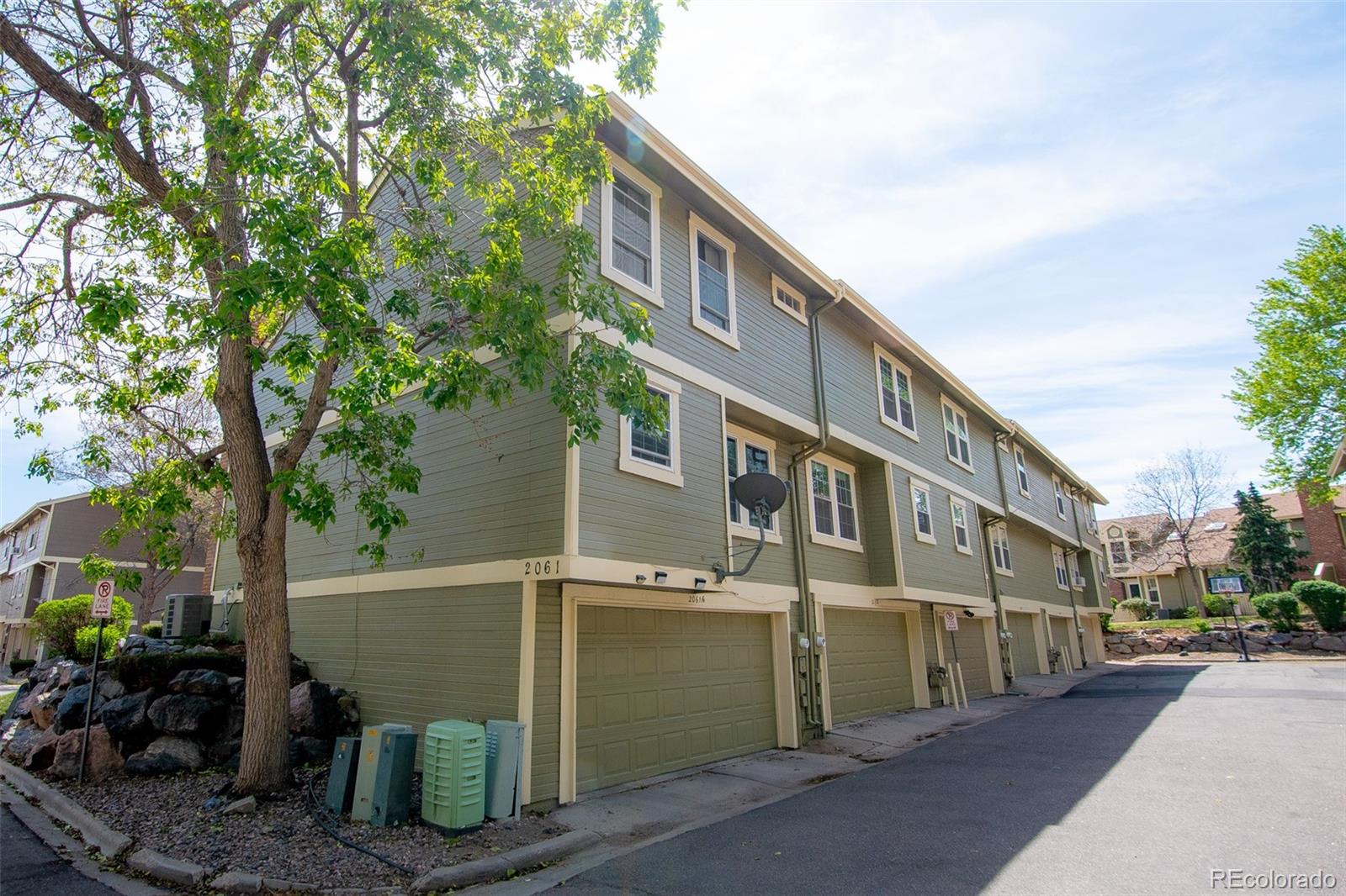 2061 S Helena Street Aurora CO 80013