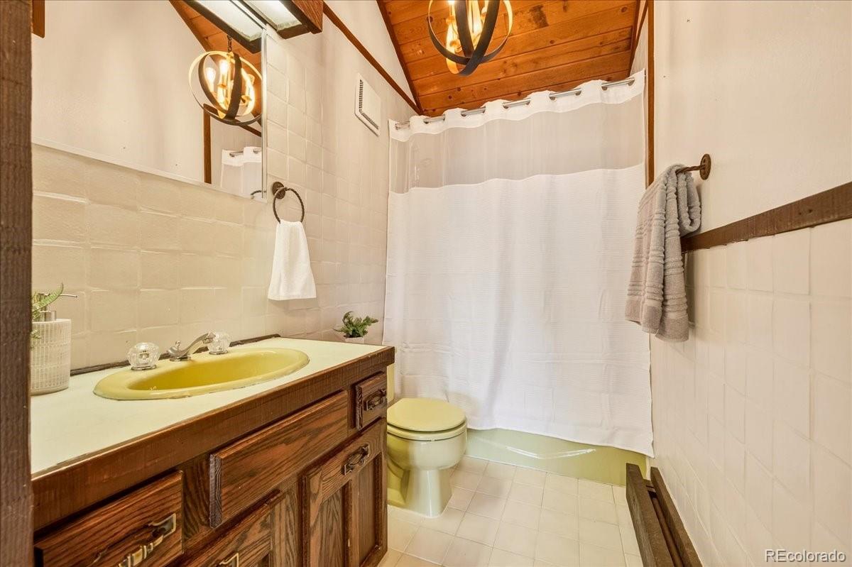 24386 Currant Drive Golden CO 80401