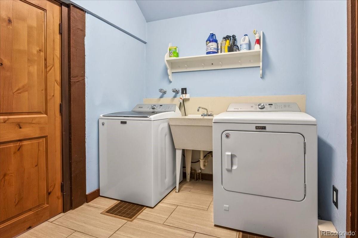 24386 Currant Drive Golden CO 80401