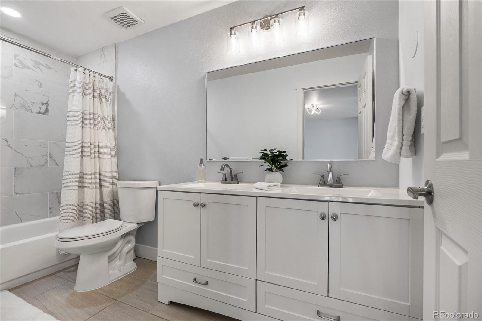 2835 S Monaco Parkway Denver CO 80222