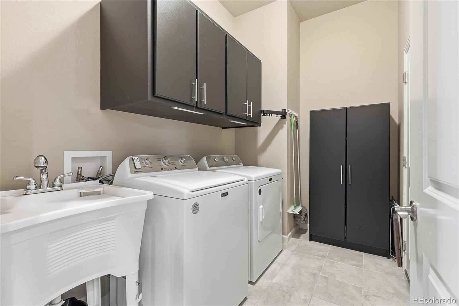 6769 S Old Hammer Court Aurora CO 80016