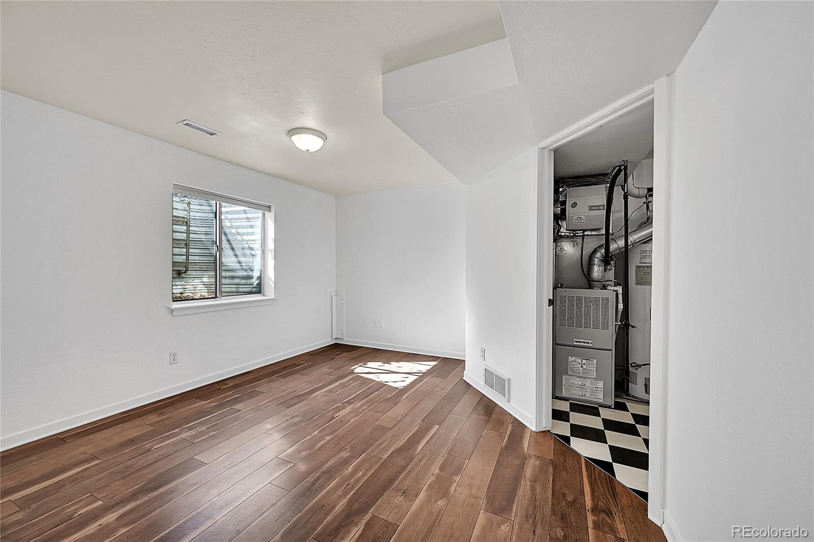 3616 Oakwood Drive Longmont CO 80503