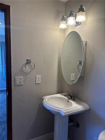 826 S Vance Street Lakewood CO 80226