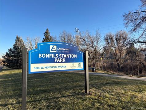 826 S Vance Street Lakewood CO 80226