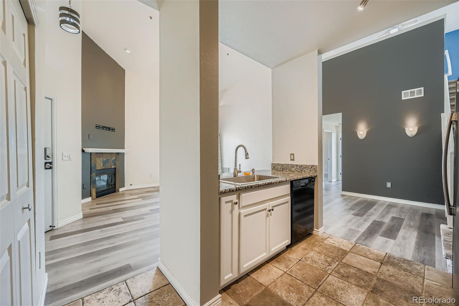 3872 S Dallas Street Aurora CO 80014