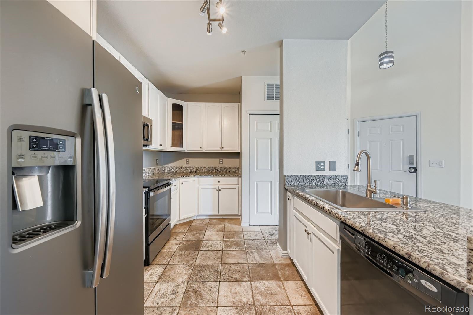 3872 S Dallas Street Aurora CO 80014