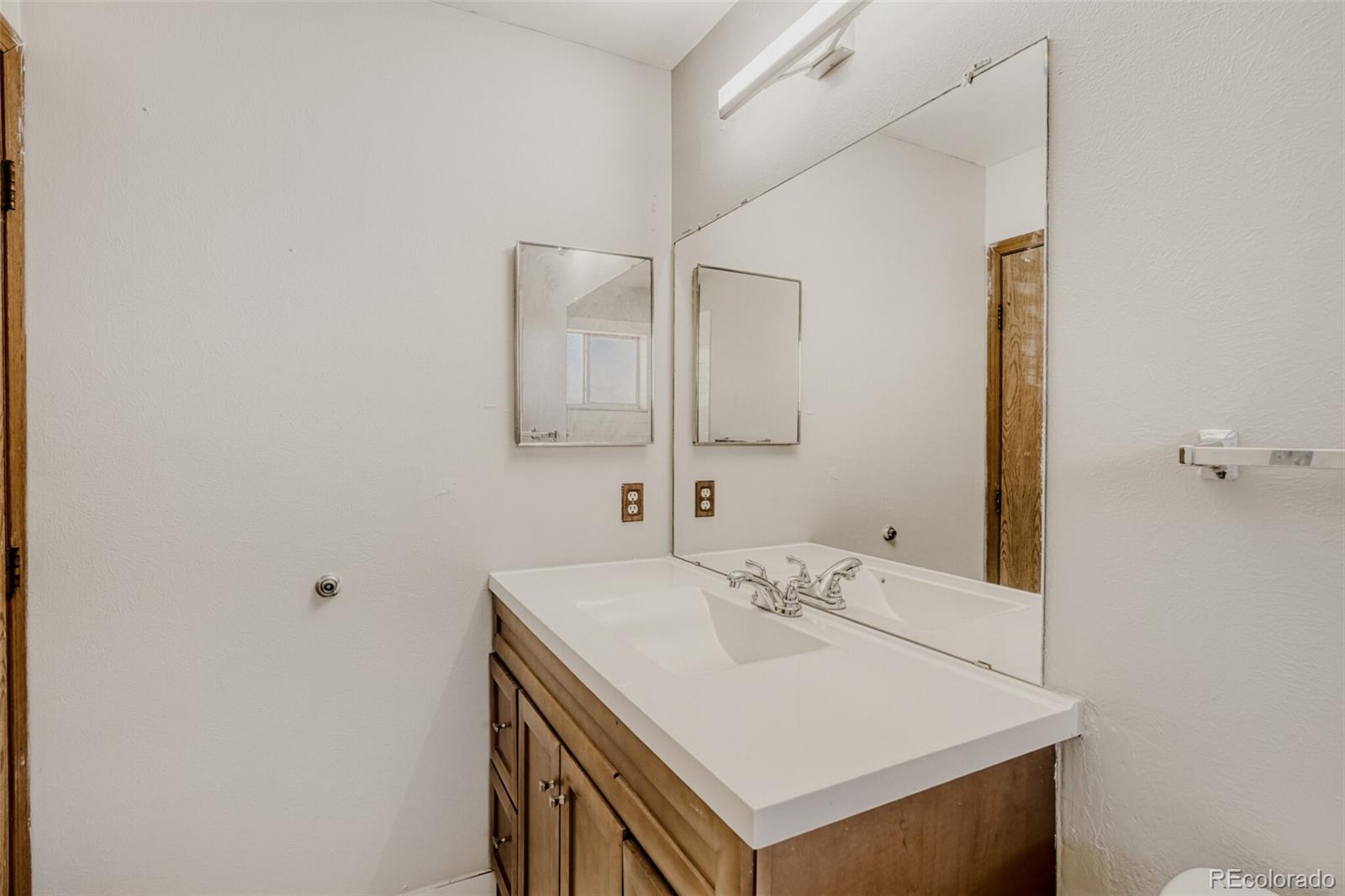 1074 S Dearborn Street Aurora CO 80012