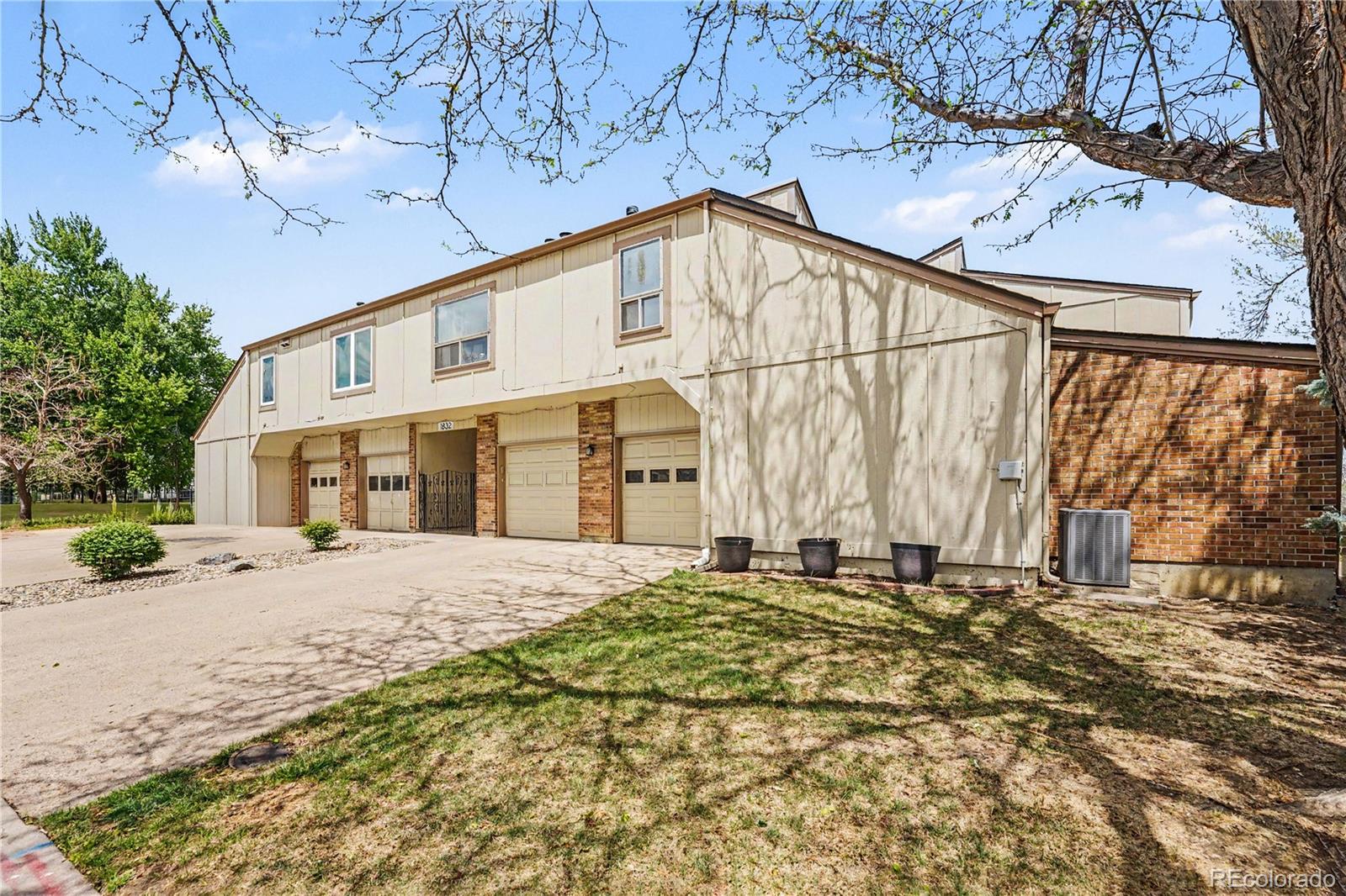 1832 S Lee Street Lakewood CO 80232