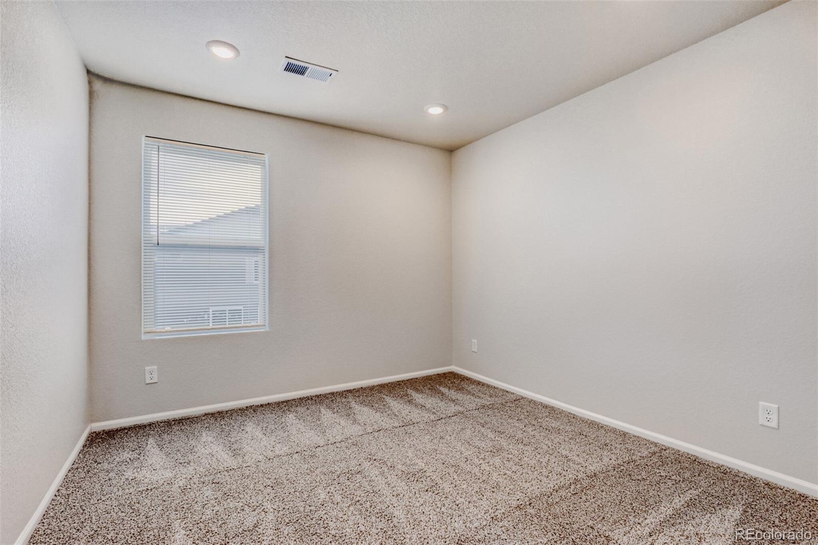 6089 N Liverpool Street Aurora CO 80019
