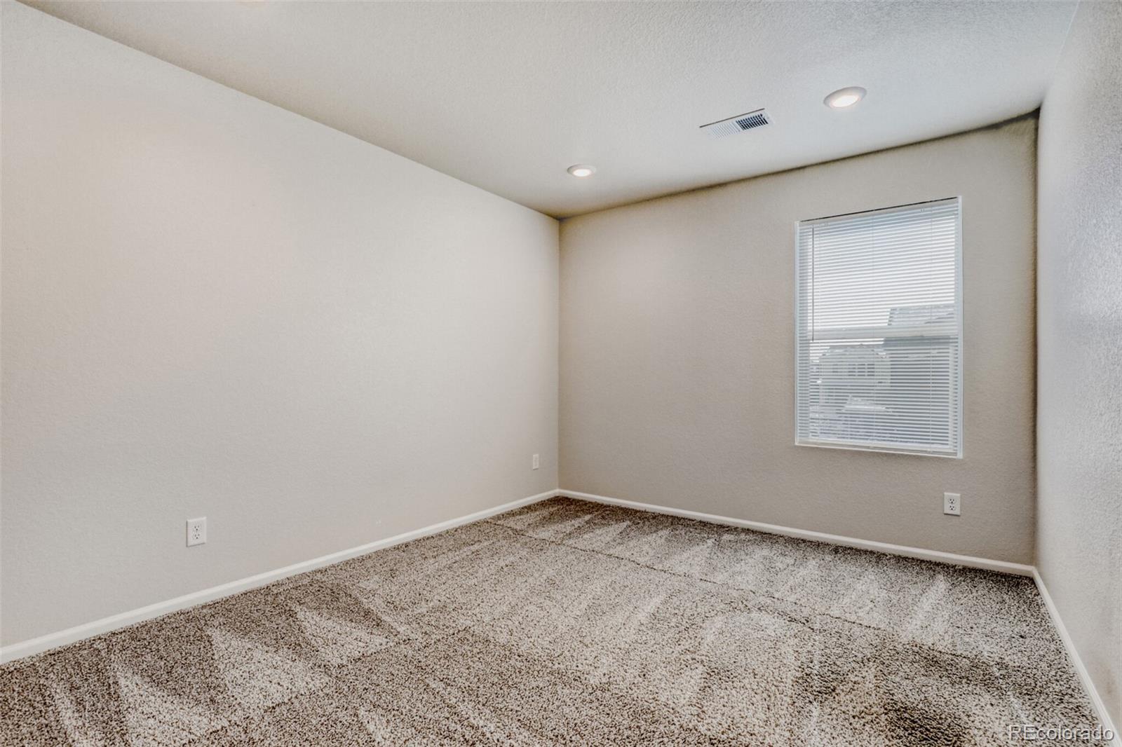 6089 N Liverpool Street Aurora CO 80019