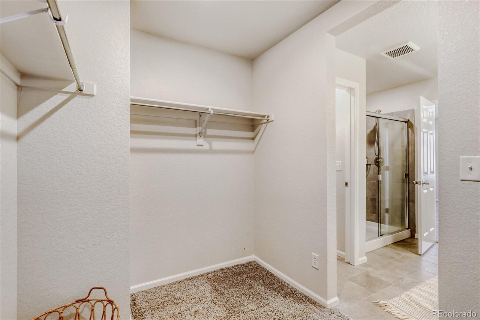 6089 N Liverpool Street Aurora CO 80019