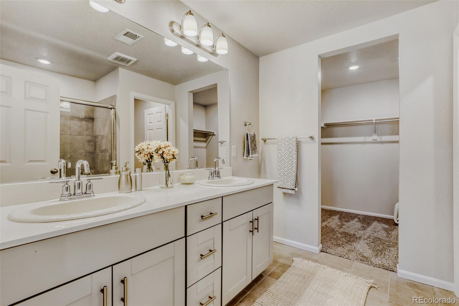 6089 N Liverpool Street Aurora CO 80019
