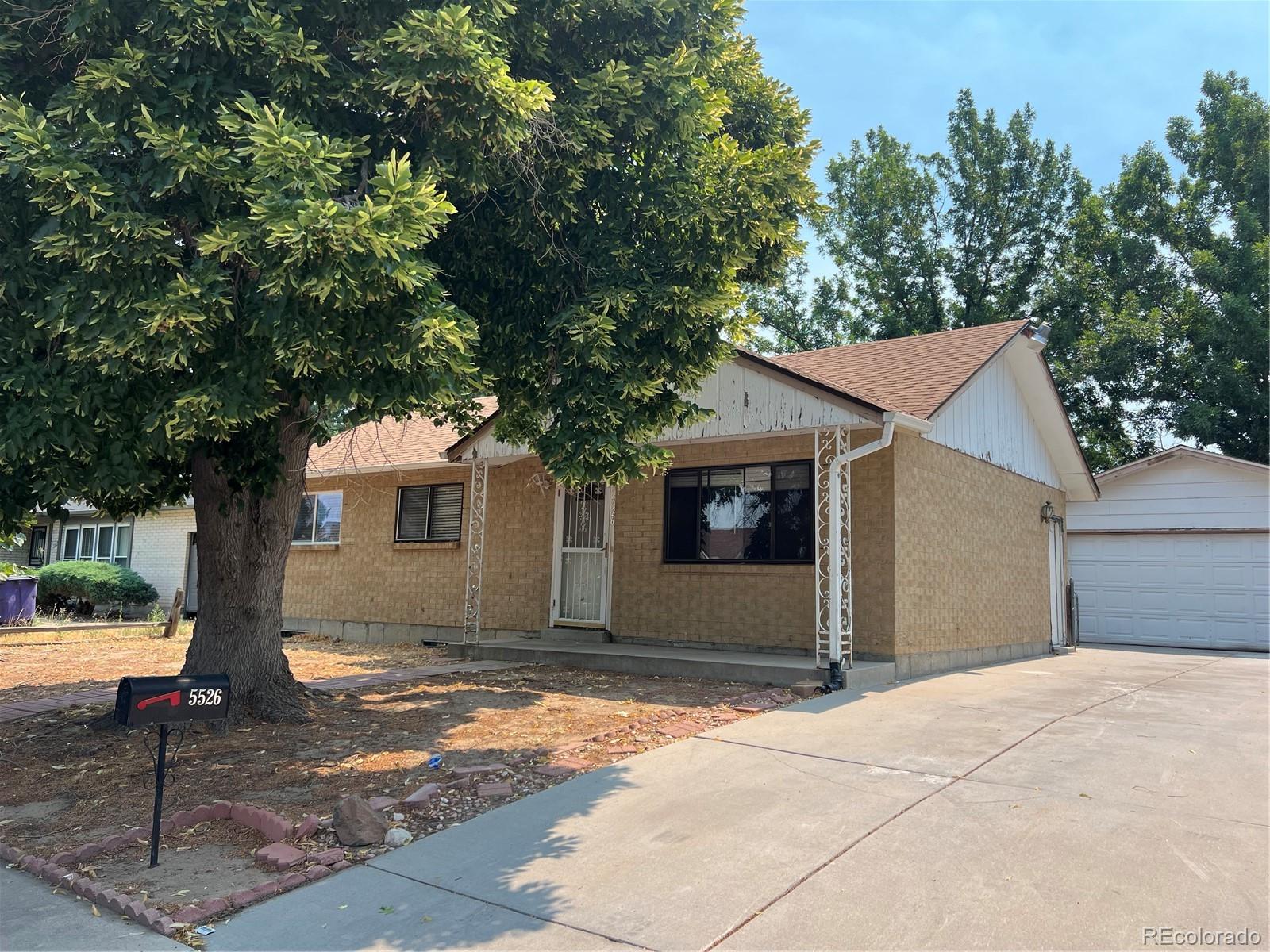 5526 Carson Street Denver CO 80239