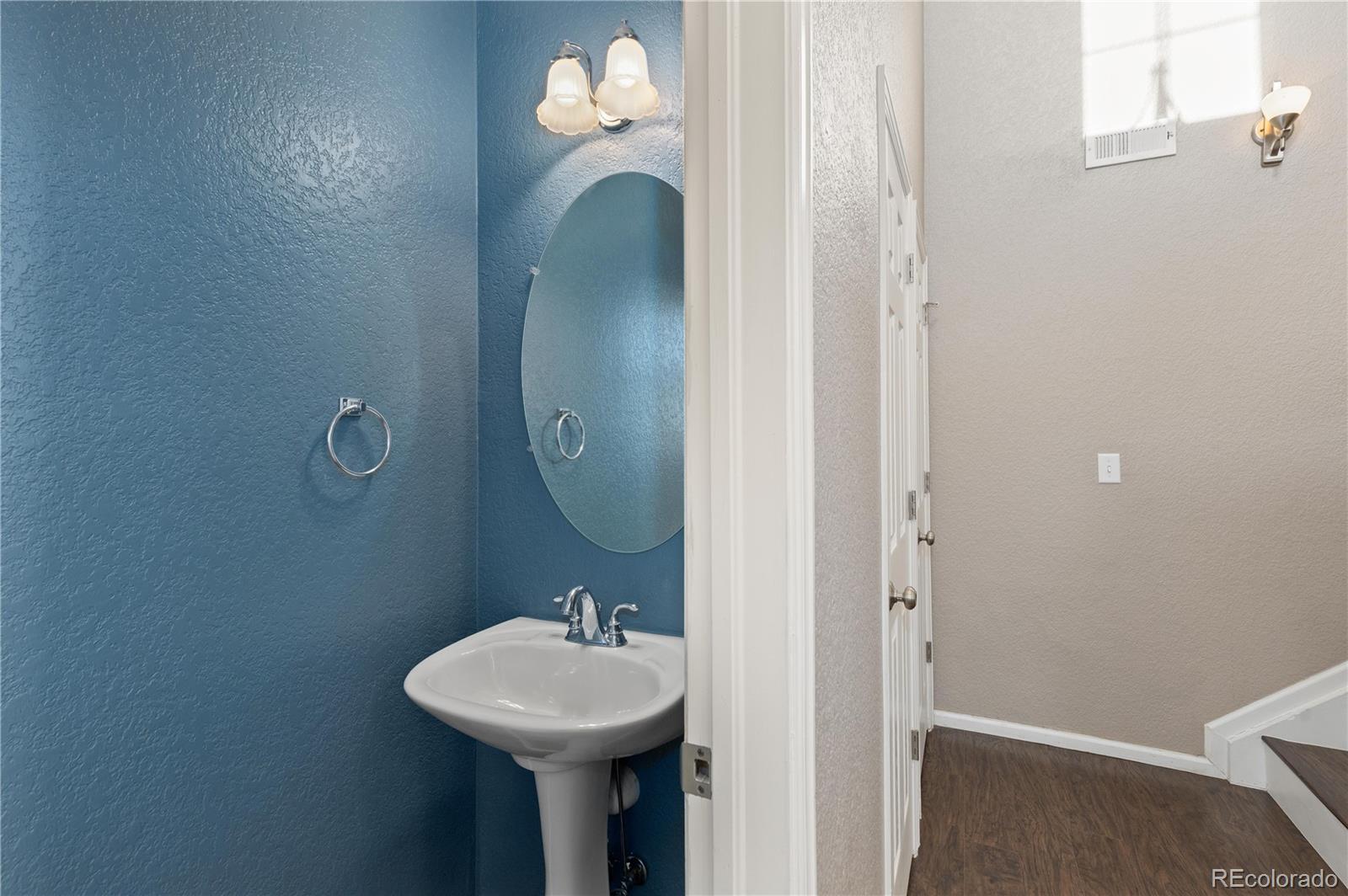 6701 S Versailles Way Aurora CO 80016