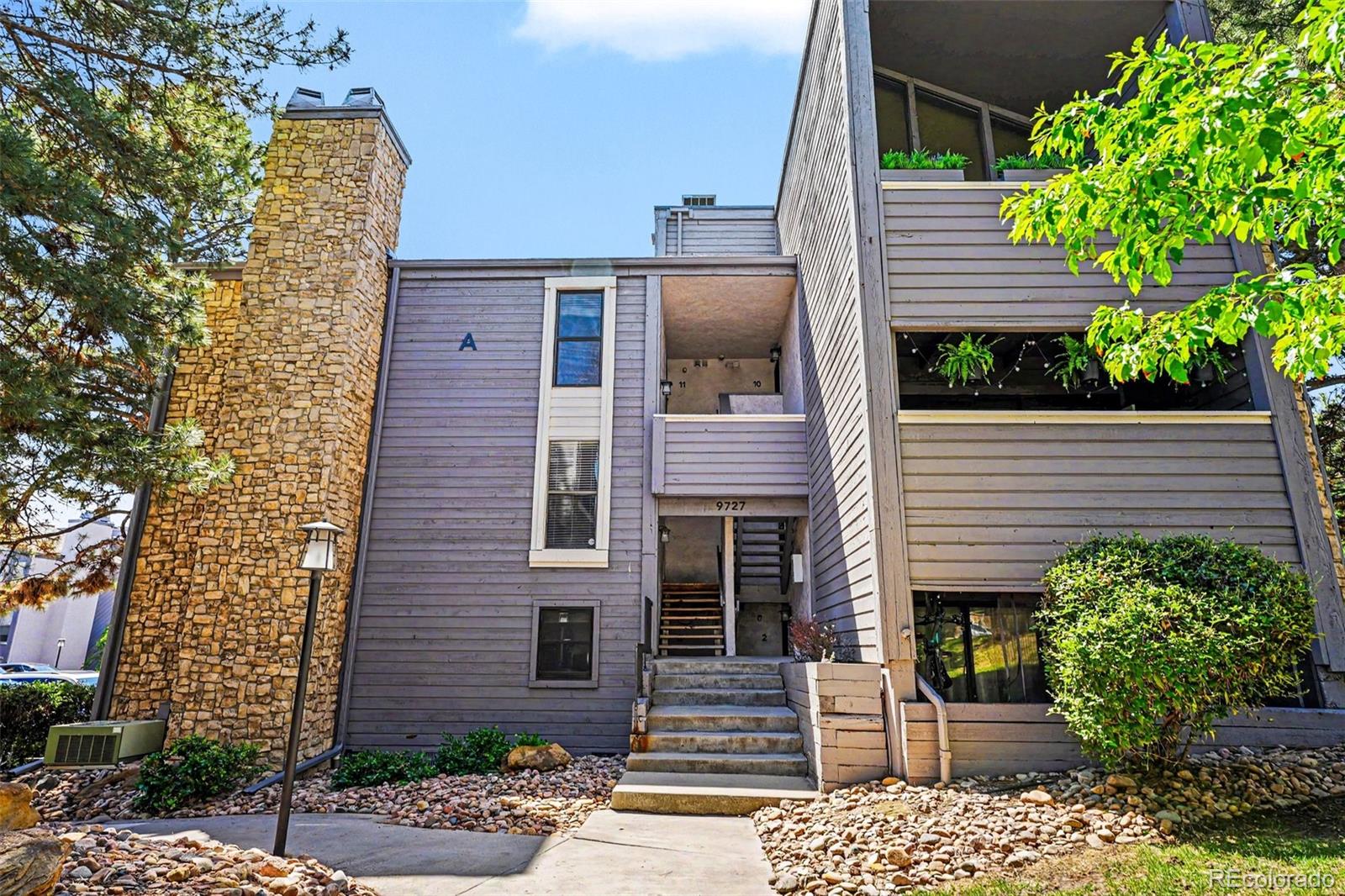 9727 E Peakview Avenue Englewood CO 80111