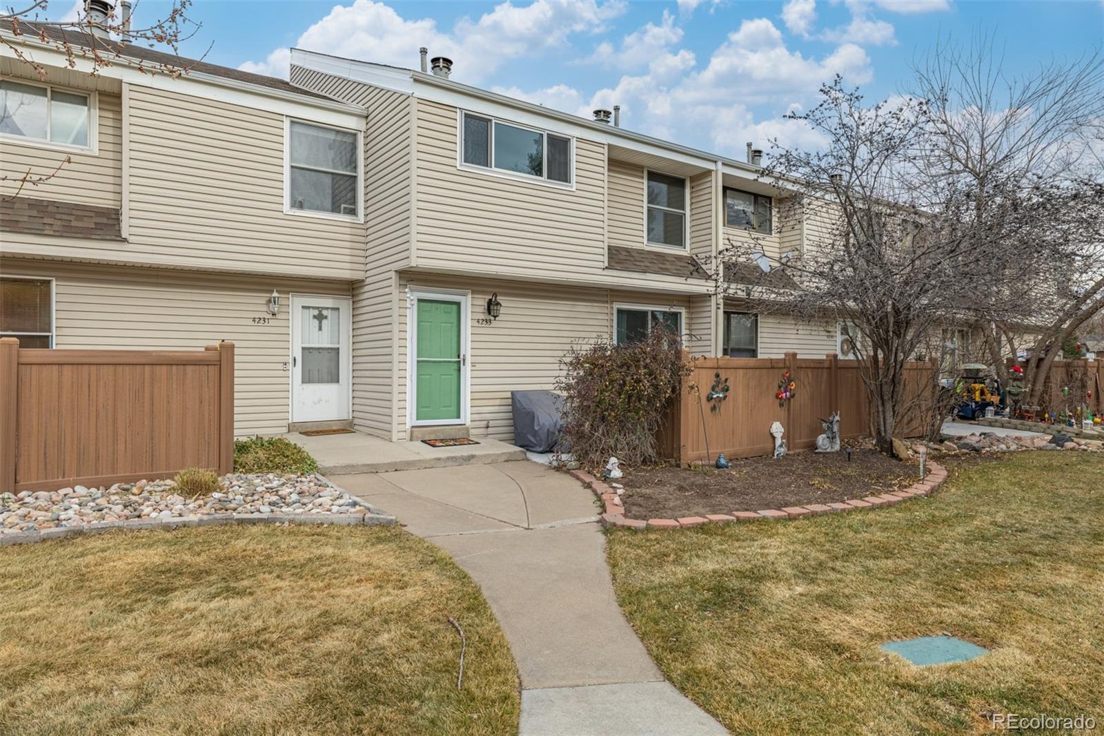 4233 E Maplewood Way Centennial CO 80121