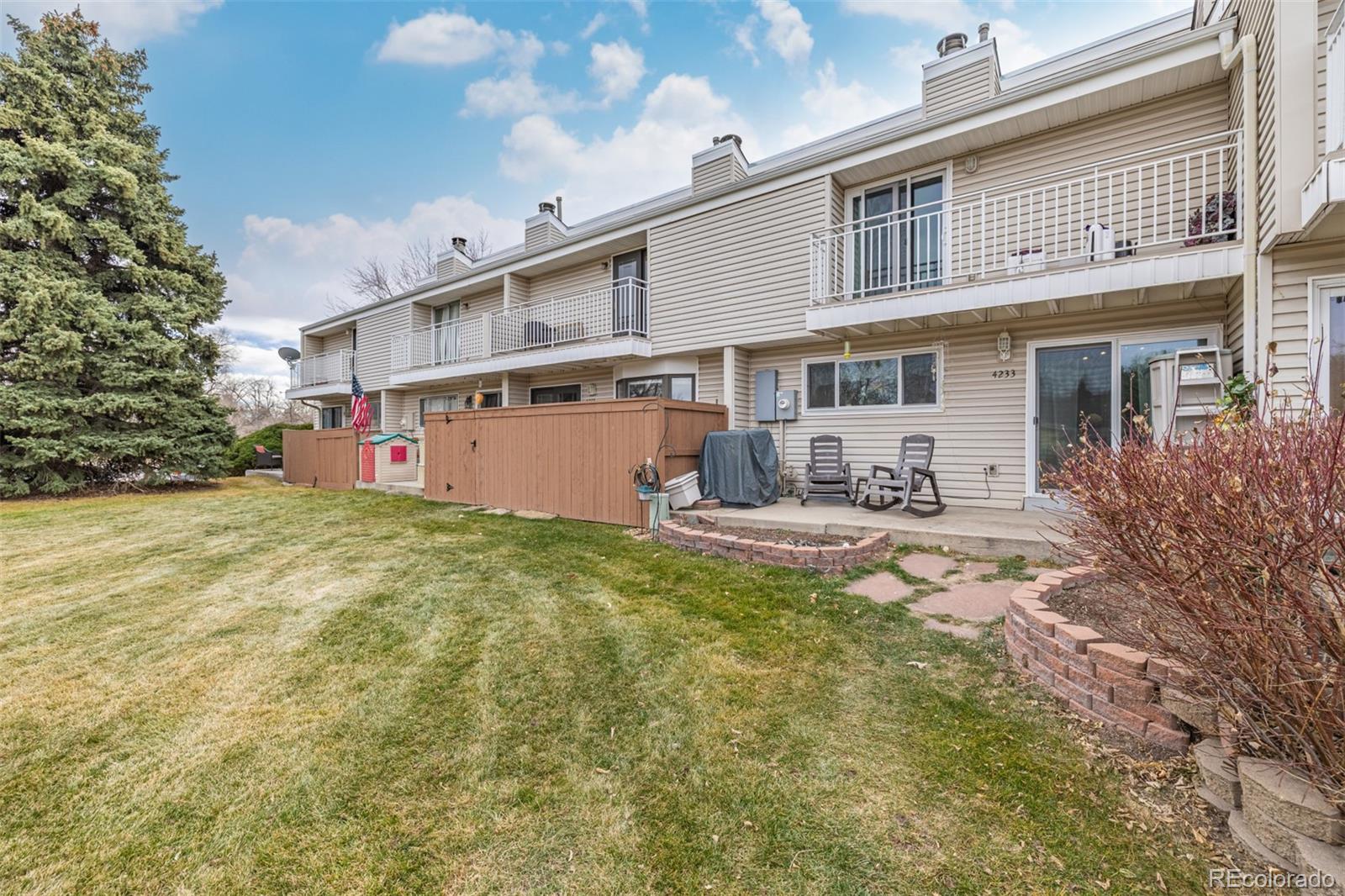 4233 E Maplewood Way Centennial CO 80121