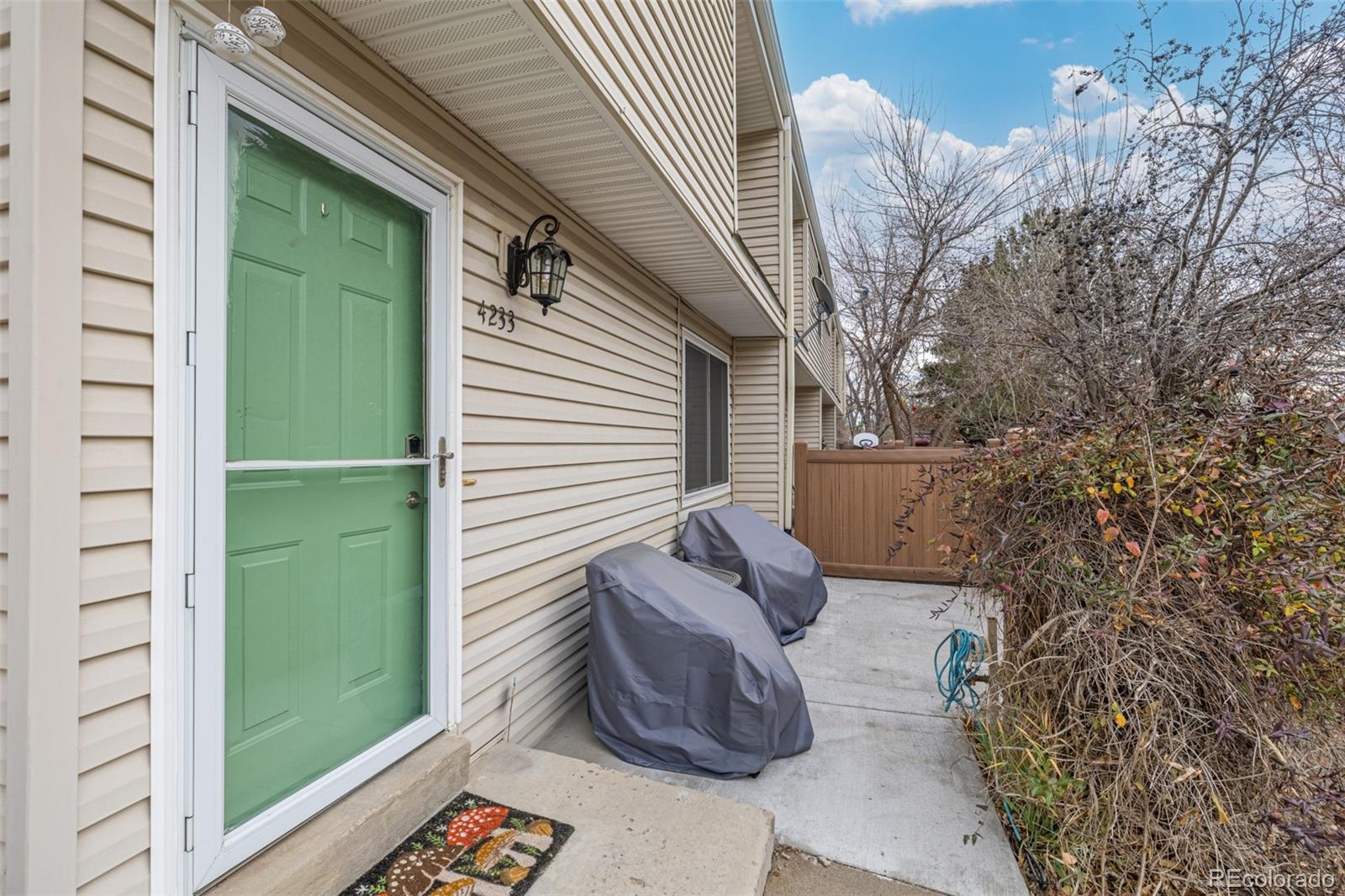 4233 E Maplewood Way Centennial CO 80121
