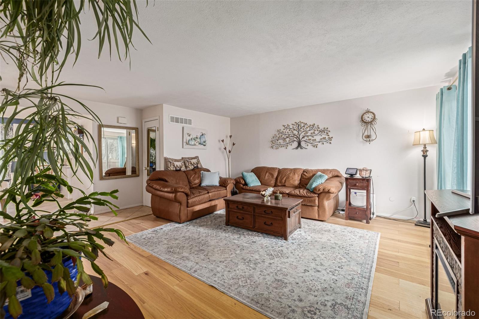 4233 E Maplewood Way Centennial CO 80121
