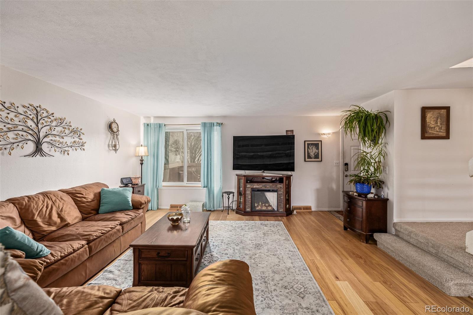4233 E Maplewood Way Centennial CO 80121